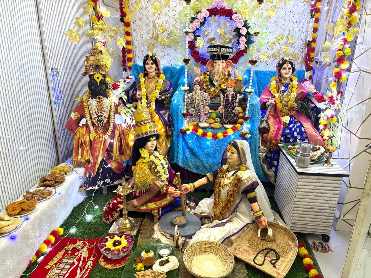 श्री हरी विठठल आणि स्त्री संत जनाबाई यांच्या पारंपारिक कथेवर आधारीत देखावा .🚩, photo 2 of 2