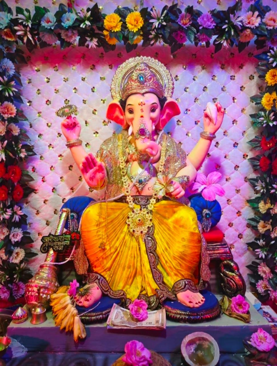 आमच्या घरातील मातीची गणेश मूर्ती