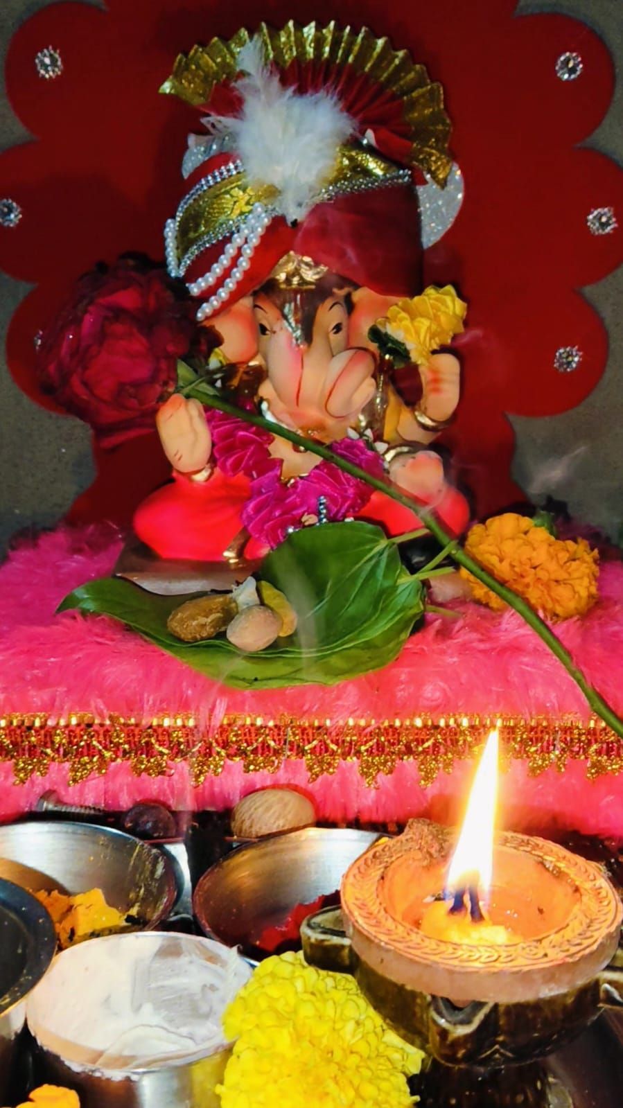 वडिलांनी साकारलेली बाप्पाची मातीची मूर्ती