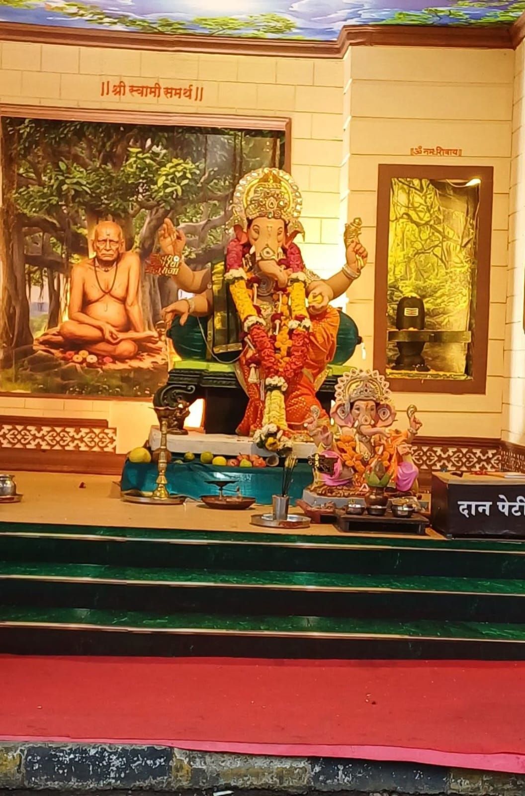 Dahisar east cha ganpati ... saw on my way while I was stuck in traffic