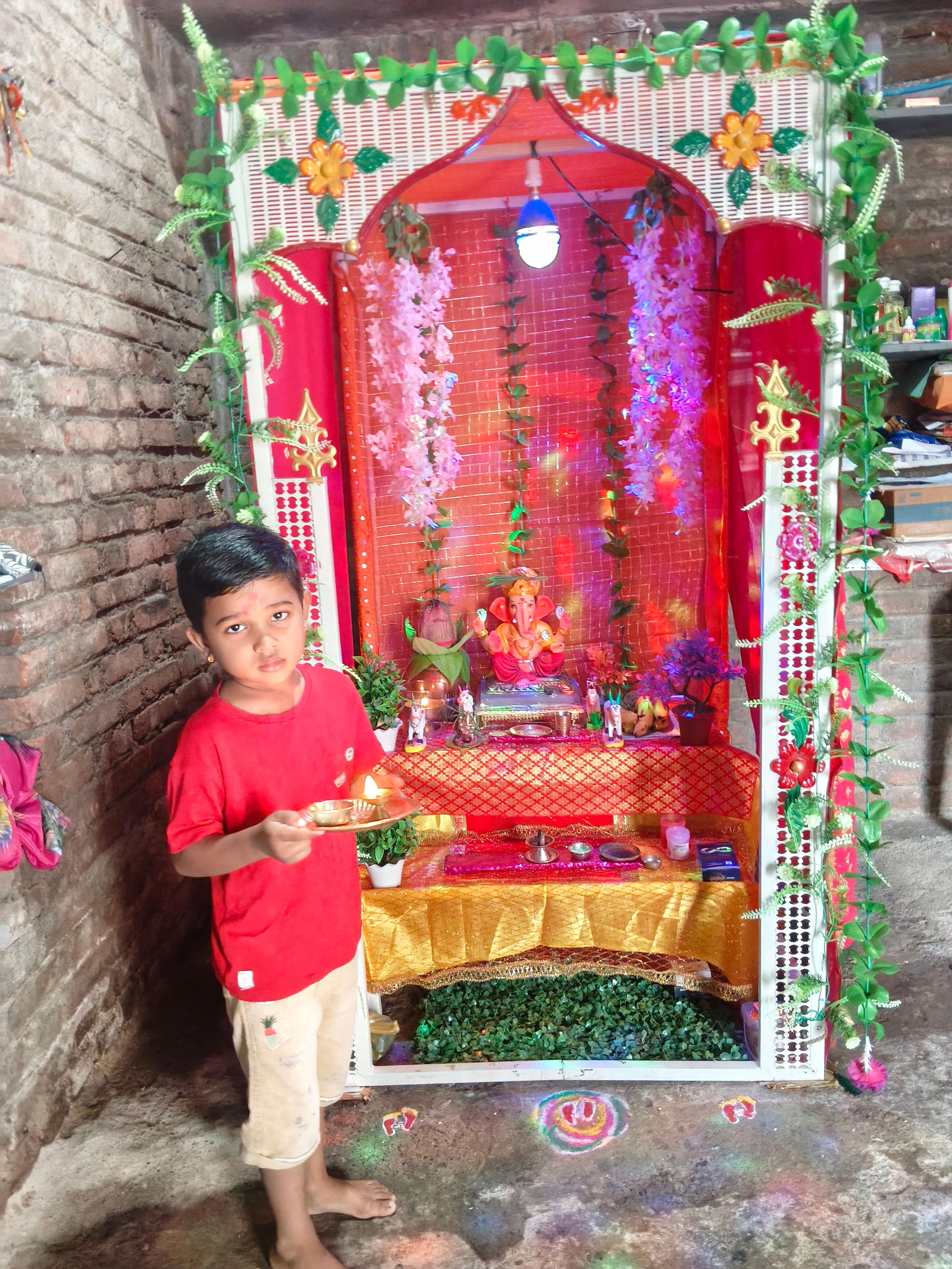 लोकमान्य टिळकांनी समाजातील ऐकता टिकून राहणे साठी सुरू केलेला गणेश उत्सव  आज ही आपल्या देशात चांगल्या उत्साहाने साजराहोतो