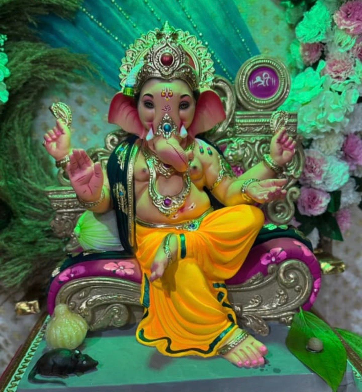मुंबईत विराजमान झालेले आमचे लाडके गणराय