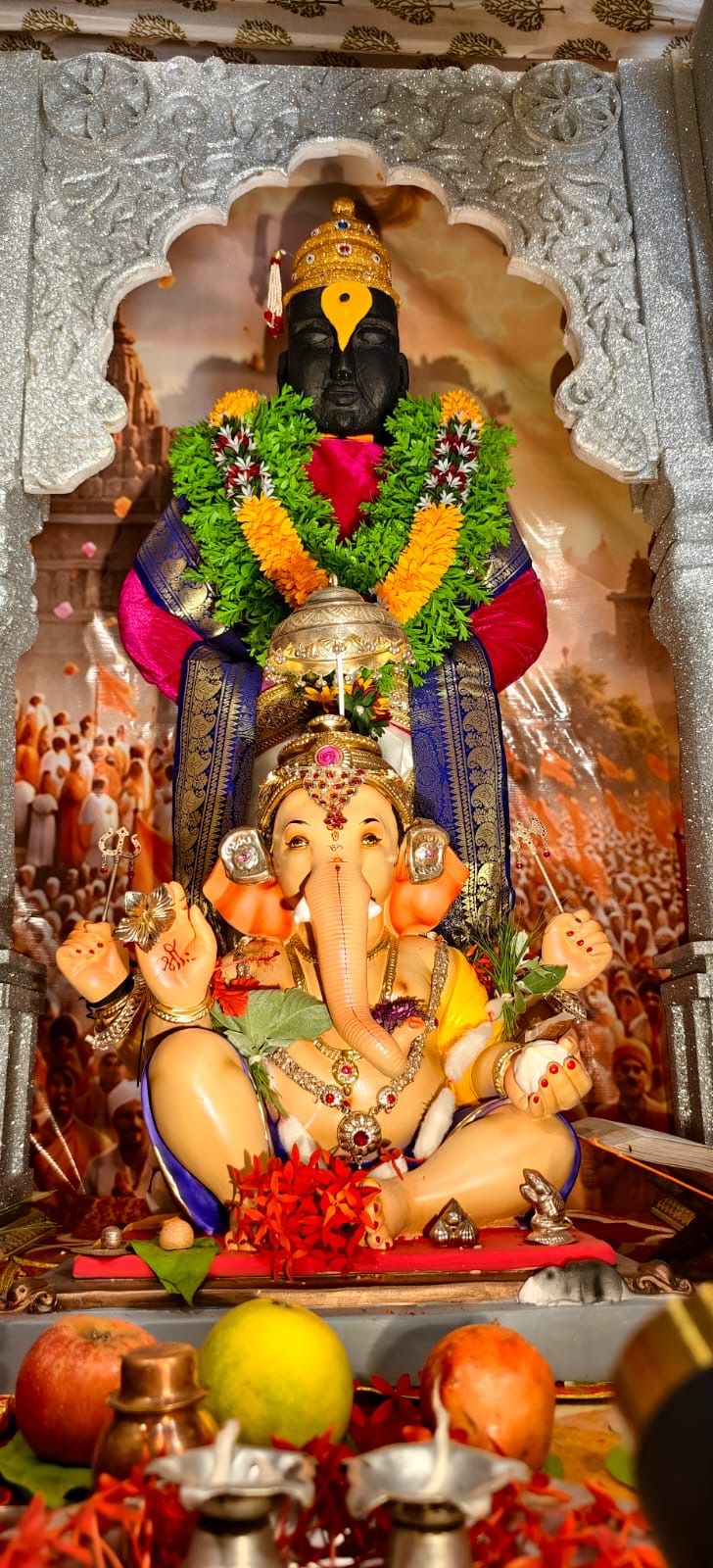 २२ वर्षांच्या वारीची प्रेरणा गणेश सजावटीत; कुरुंदवाडच्या चव्हाण कुटुंबाचा अनोखा उपक्रम