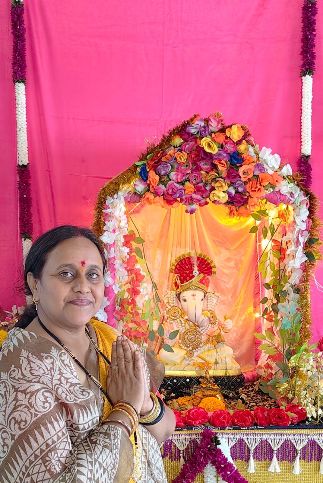 माझ्या घरातील 15 वर्षे जुनी एकच प्रतिमा, photo 2 of 2