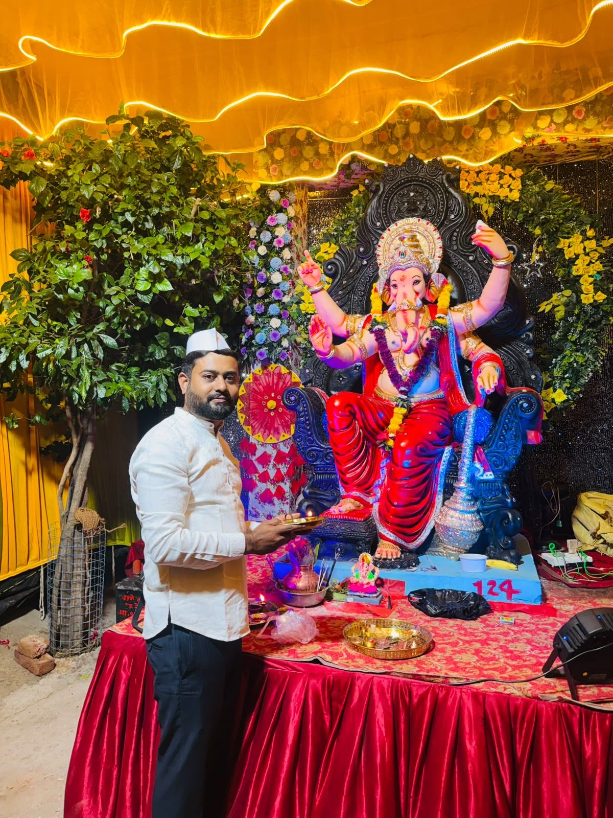 आमच्या मंडळाचा ३० वर्षे जुना गणपती