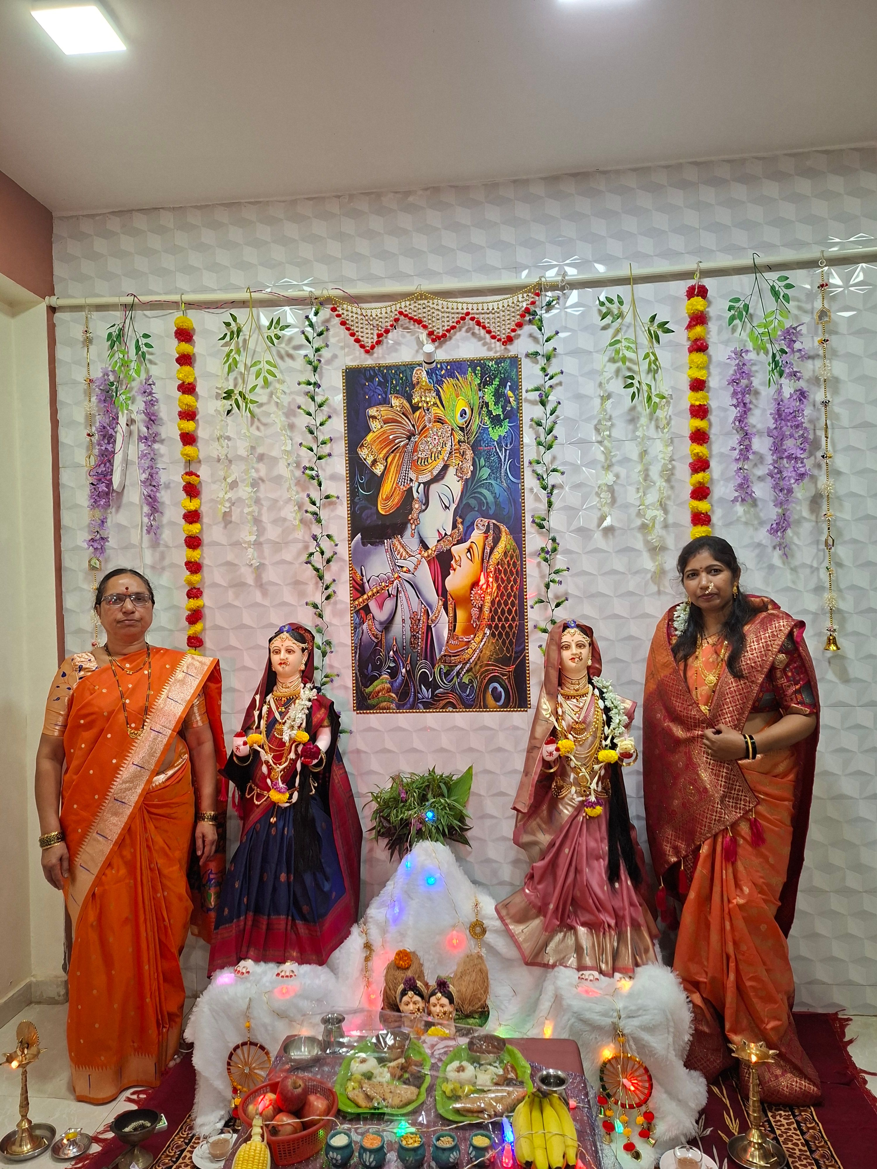 घरगुती गौरी बरेच वर्षा पासूनची परंपरा