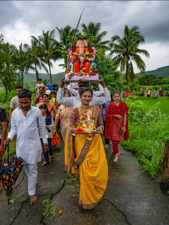 आमणे गावातील गणपती  उस्तव 