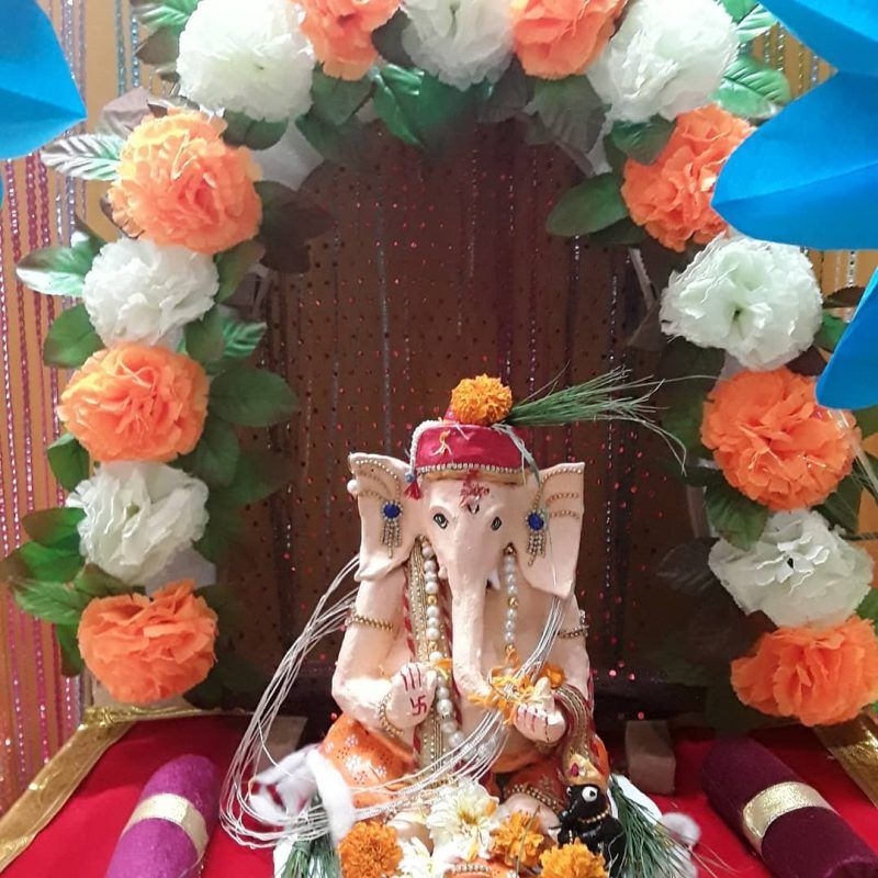 Akkalkot Naka Paris ratil Ganesh Murti 