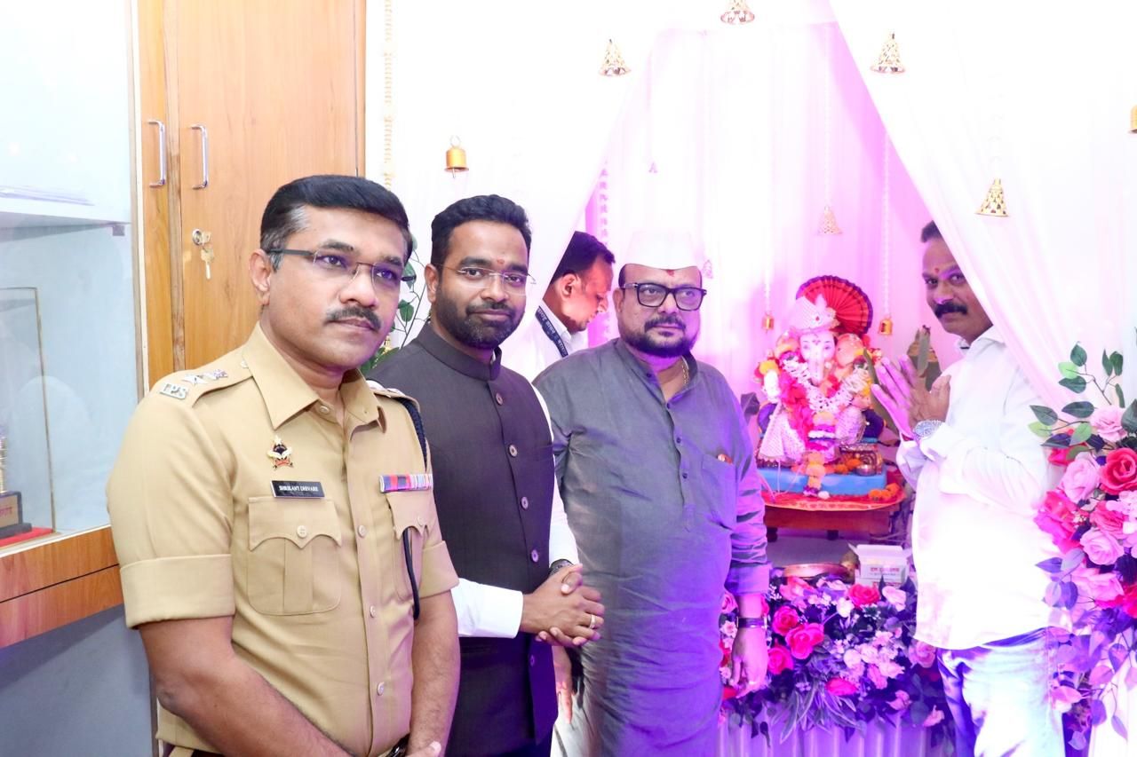 जिल्हाधिकारी कार्यालयातील श्रीगणेशाची महाआरती संपन्न