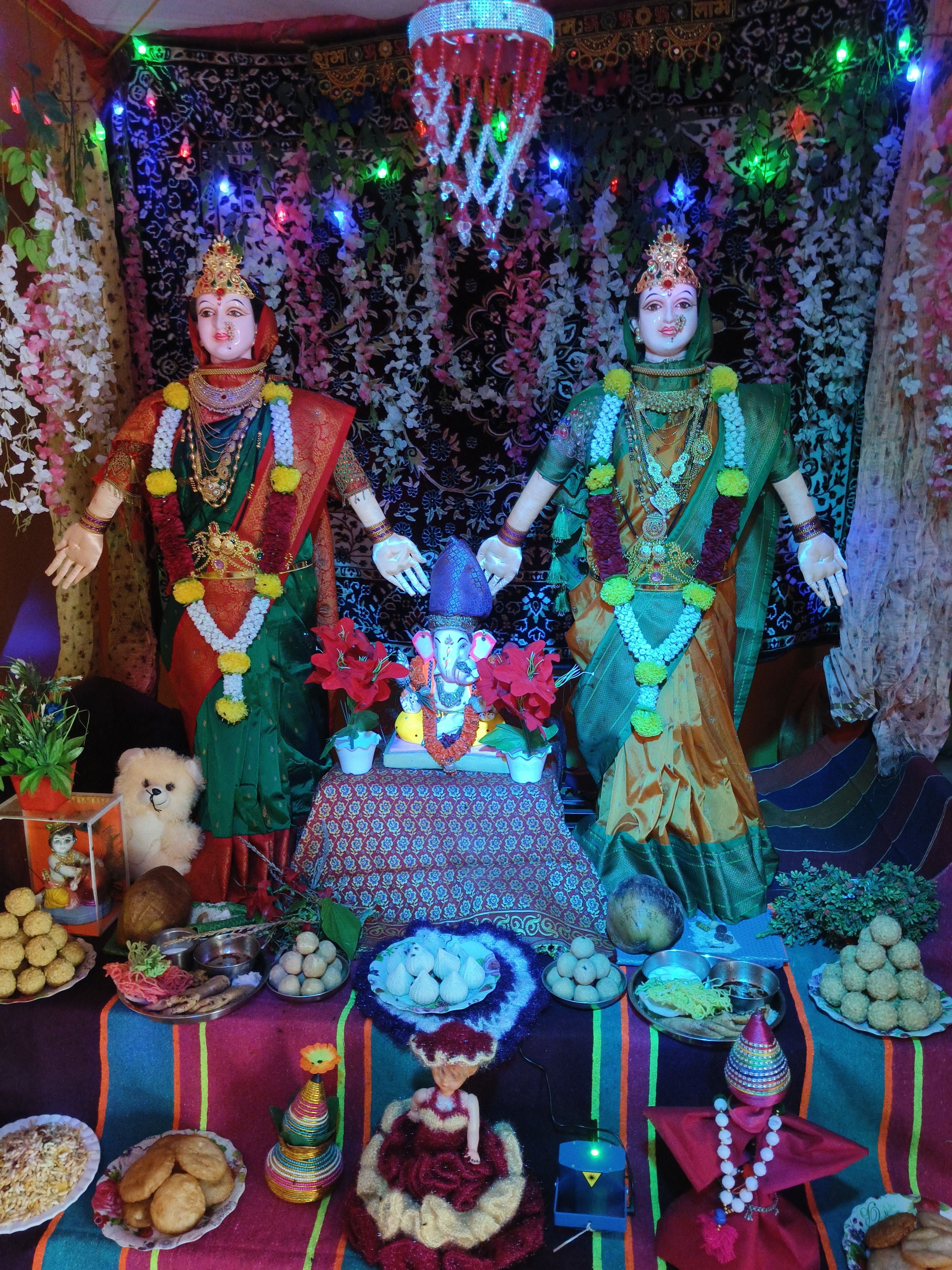 Family गणपती 