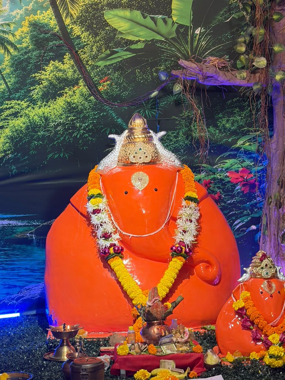 Hanuman Building Cha Raja 