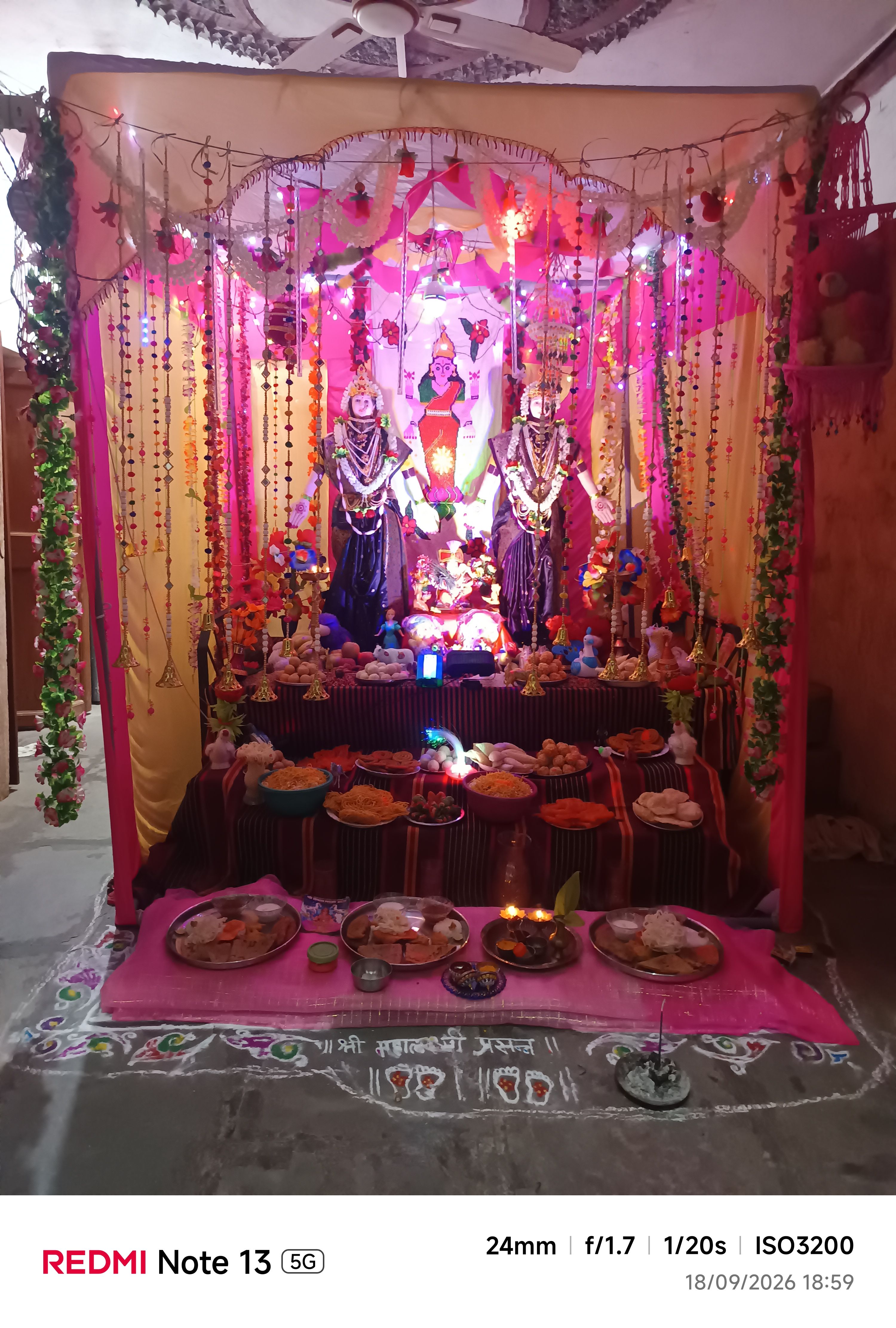 गौरी गणपती सजावट 