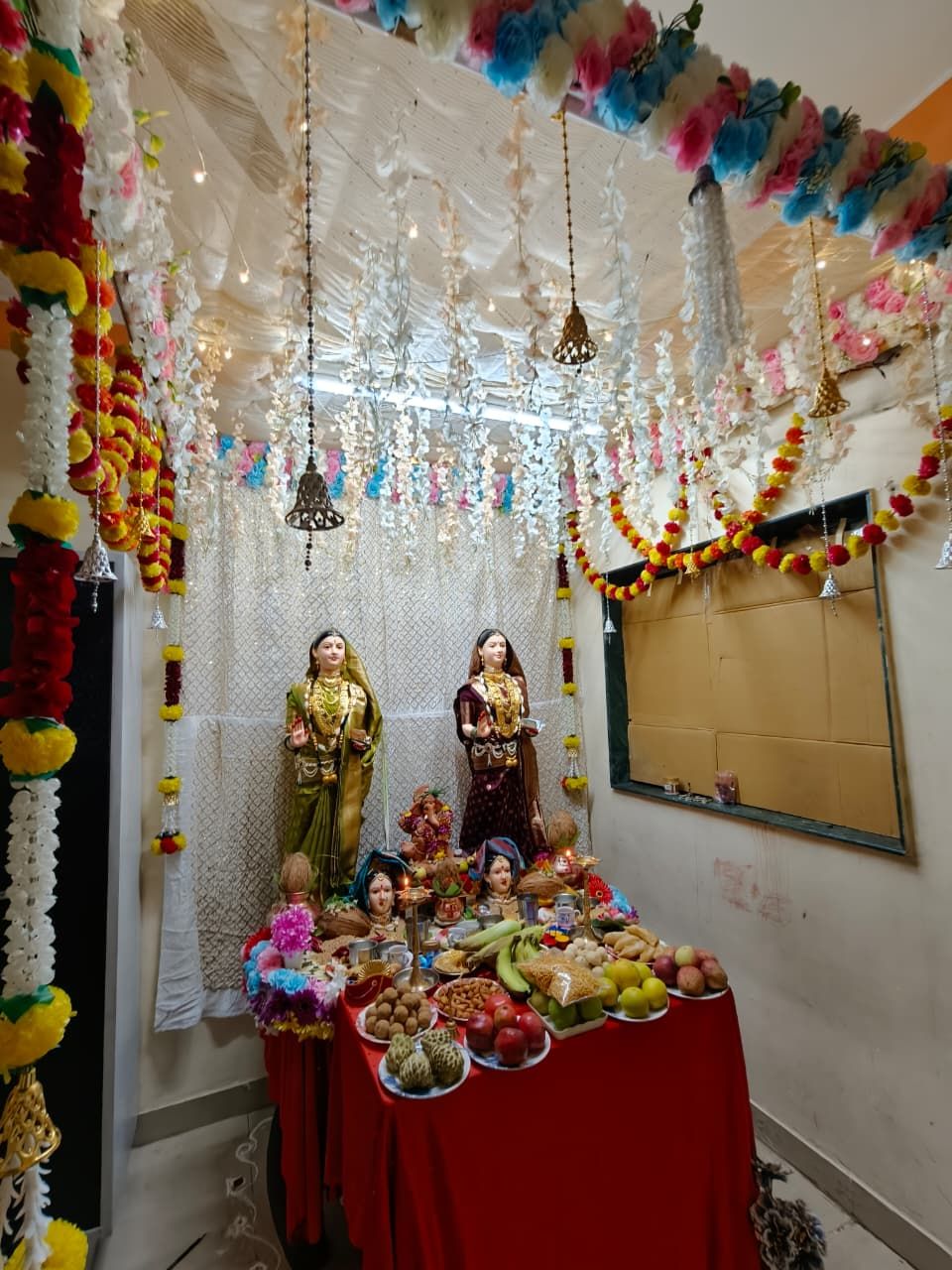 आमचे घरगुती गौरी गणपती डेकोरेशन, photo 2 of 4