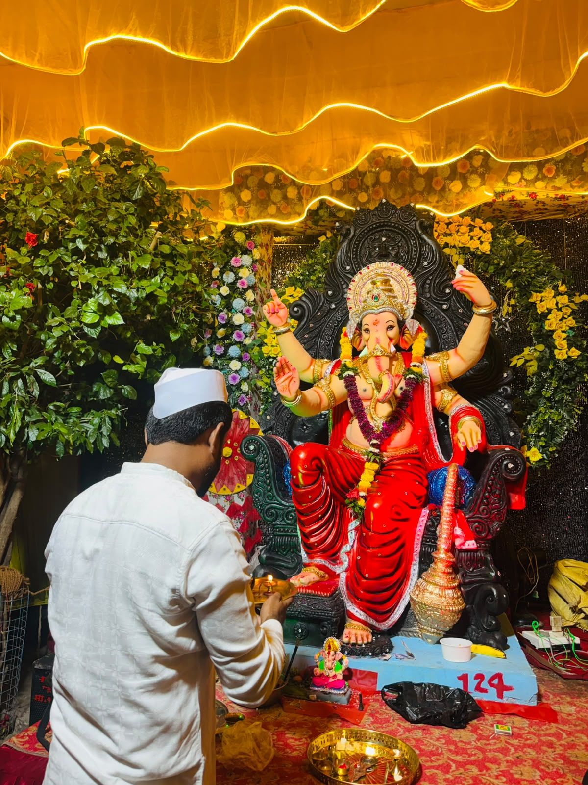 आमच्या मंडळाचा ३० वर्षे जुना गणपती, photo 3 of 3